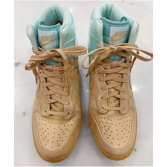 NIKE DUNK SKY HI VT QS VACHETTA TAN/ARCTIC GREEN - SIZE 9.5 - PRE-OWNED - Picture 2 of 3